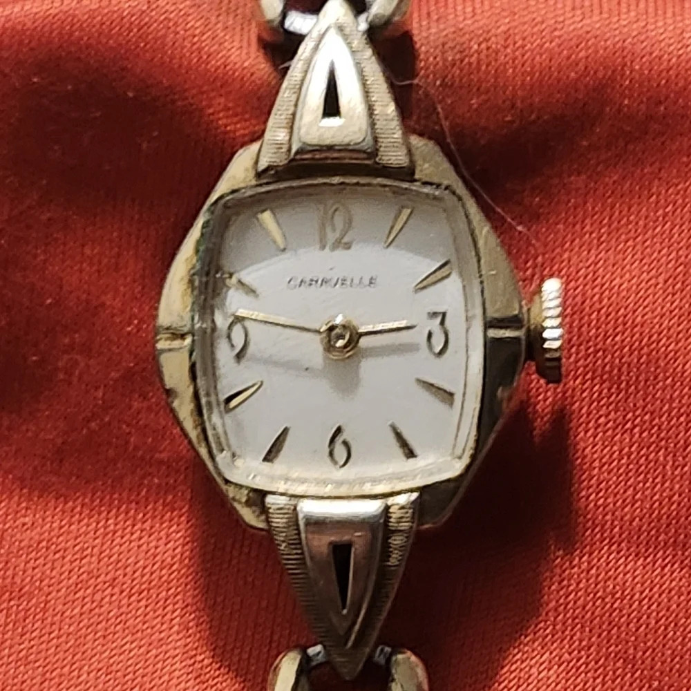Vintage 50s or 60 Caravelle ladies watch